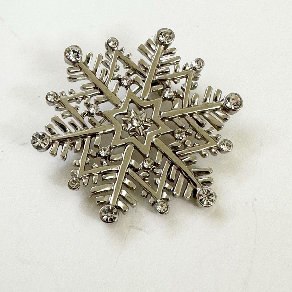Silver Tone Rhinestone Snowflake Brooch Pin - Picture 5 of 5
